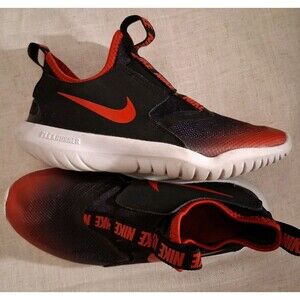 Nike Big Kids' Size 3.5 Youth Flex Runner Slip On Running Shoes in Black/Red